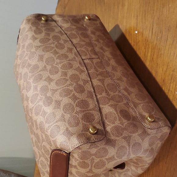 Like NEW Coach Hadley Hobo Bag In Signature Canvas - Picture 8 of 15